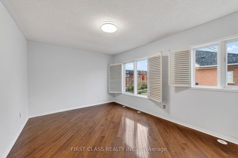 Photo 19 at Th10 - 3076 Lake Shore Boulevard W, New Toronto, Toronto