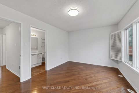 Photo 20 at Th10 - 3076 Lake Shore Boulevard W, New Toronto, Toronto