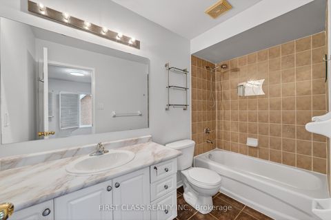 Photo 23 at Th10 - 3076 Lake Shore Boulevard W, New Toronto, Toronto
