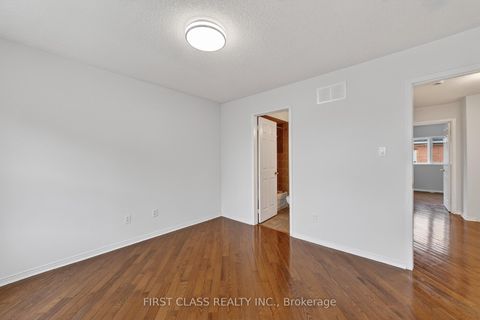 Photo 28 at Th10 - 3076 Lake Shore Boulevard W, New Toronto, Toronto