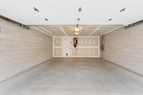 Photo 34 at Th10 - 3076 Lake Shore Boulevard W, New Toronto, Toronto