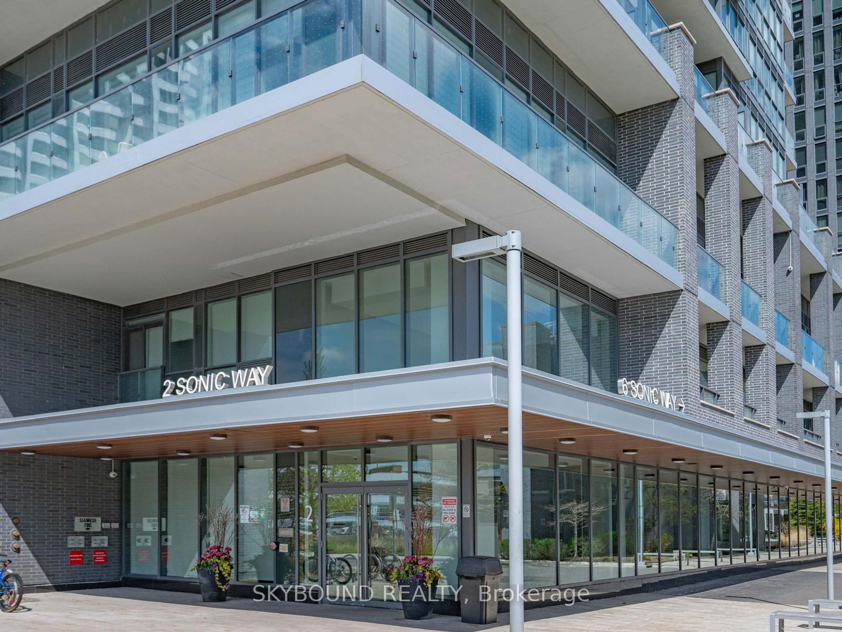 1910 - 2 Sonic Way, Flemingdon Park, Toronto 