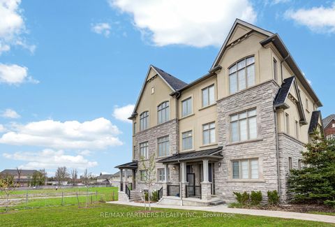 Photo 3 at 3 Fernhill Lane, Angus Glen, Markham