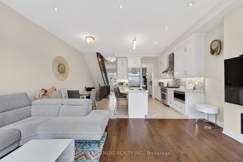 Photo 10 at 3 Fernhill Lane, Angus Glen, Markham