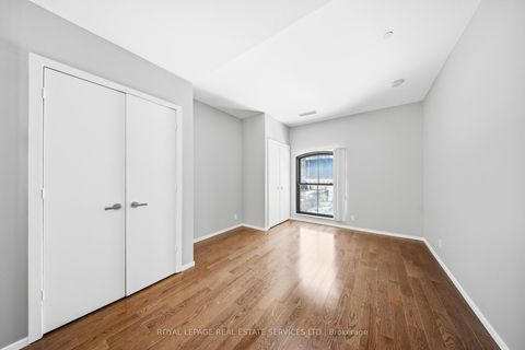 Photo 2 at 208 - 5 st joseph Street, Bay Street Corridor, Toronto