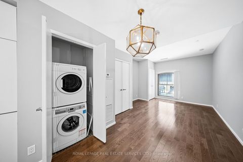 Photo 5 at 208 - 5 st joseph Street, Bay Street Corridor, Toronto