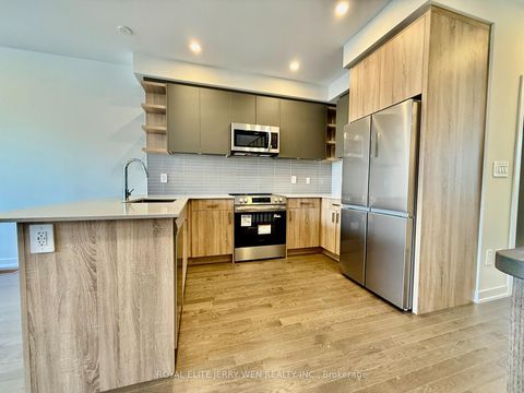 Photo 2 at 46 Green Gardens Boulevard, Lawrence, Toronto