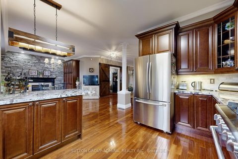 Photo 17 at 32 Stephanie Lane, Painswick South, Barrie