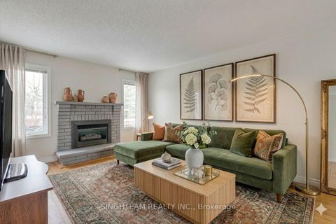 Photo 8 at 85 Cityview Circle, Holly, Barrie