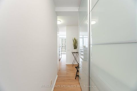 Photo 4 at 3012 - 125 Peter Street, Waterfront Communities C1, Toronto
