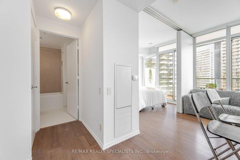 Photo 16 at 3012 - 125 Peter Street, Waterfront Communities C1, Toronto
