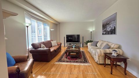 Photo 2 at 30 O'Hara Crescent, Jefferson, Richmond Hill