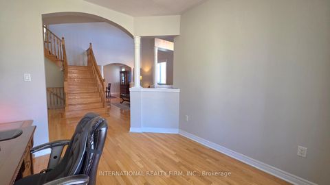 Photo 3 at 30 O'Hara Crescent, Jefferson, Richmond Hill
