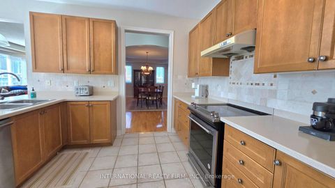 Photo 19 at 30 O'Hara Crescent, Jefferson, Richmond Hill