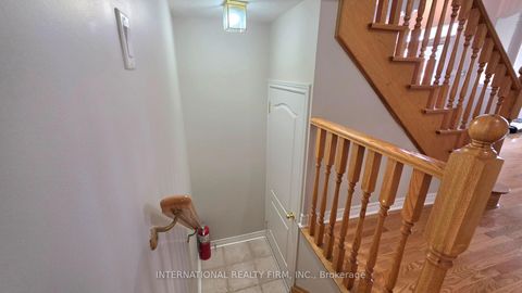 Photo 22 at 30 O'Hara Crescent, Jefferson, Richmond Hill