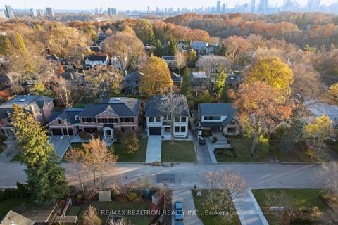 Photo 4 at 431 Heath Street E, Leaside, Toronto