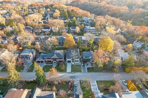Photo 5 at 431 Heath Street E, Leaside, Toronto