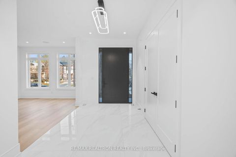Photo 6 at 431 Heath Street E, Leaside, Toronto