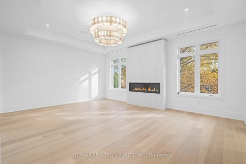 Photo 7 at 431 Heath Street E, Leaside, Toronto