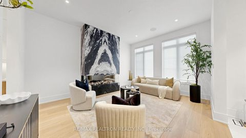 Photo 10 at 431 Heath Street E, Leaside, Toronto