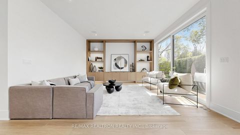 Photo 13 at 431 Heath Street E, Leaside, Toronto