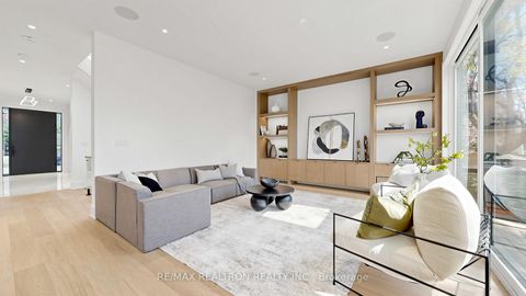 Photo 14 at 431 Heath Street E, Leaside, Toronto