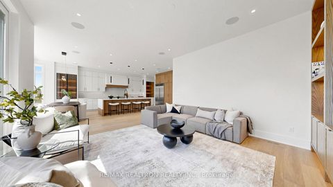 Photo 15 at 431 Heath Street E, Leaside, Toronto