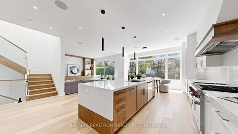 Photo 18 at 431 Heath Street E, Leaside, Toronto