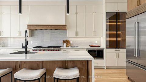 Photo 19 at 431 Heath Street E, Leaside, Toronto