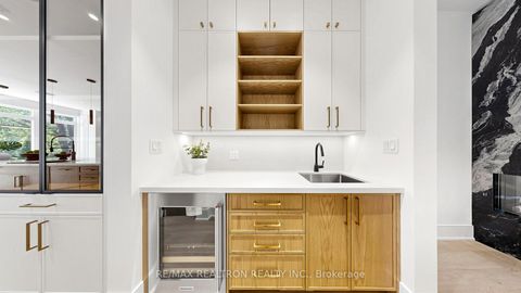 Photo 21 at 431 Heath Street E, Leaside, Toronto