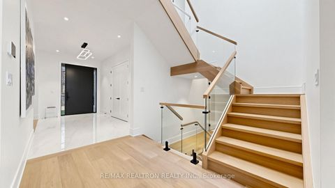 Photo 23 at 431 Heath Street E, Leaside, Toronto