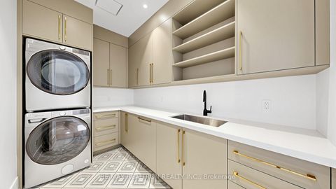 Photo 29 at 431 Heath Street E, Leaside, Toronto