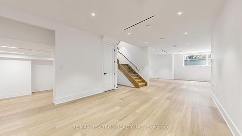 Photo 30 at 431 Heath Street E, Leaside, Toronto