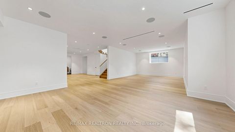 Photo 31 at 431 Heath Street E, Leaside, Toronto