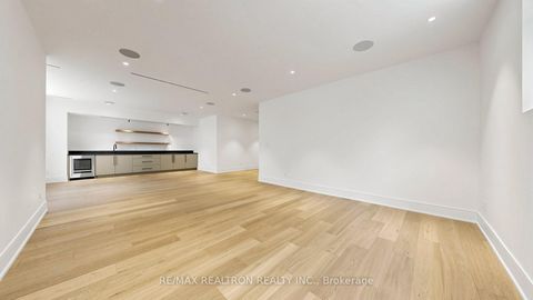 Photo 32 at 431 Heath Street E, Leaside, Toronto