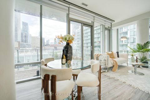 Photo 10 at 402 - 39 Queens Quay E, Waterfront Communities C1, Toronto