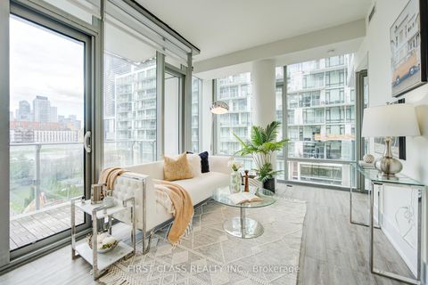Photo 13 at 402 - 39 Queens Quay E, Waterfront Communities C1, Toronto