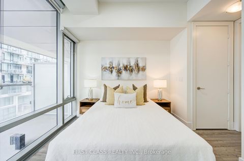 Photo 18 at 402 - 39 Queens Quay E, Waterfront Communities C1, Toronto