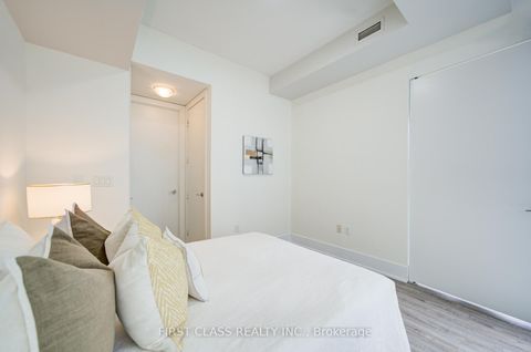 Photo 20 at 402 - 39 Queens Quay E, Waterfront Communities C1, Toronto