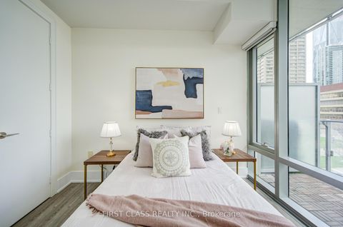 Photo 25 at 402 - 39 Queens Quay E, Waterfront Communities C1, Toronto