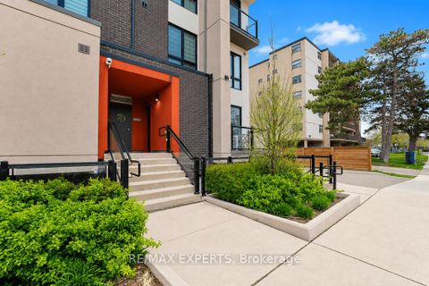 Photo 3 at 7 - 8 Marquette Avenue, Lawrence, Toronto