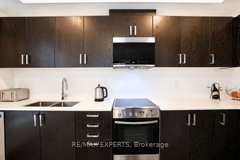 Photo 8 at 7 - 8 Marquette Avenue, Lawrence, Toronto
