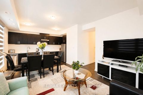 Photo 9 at 7 - 8 Marquette Avenue, Lawrence, Toronto