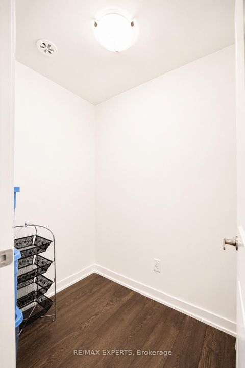 Photo 12 at 7 - 8 Marquette Avenue, Lawrence, Toronto