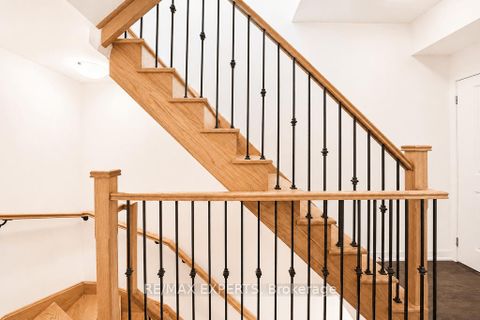 Photo 14 at 7 - 8 Marquette Avenue, Lawrence, Toronto