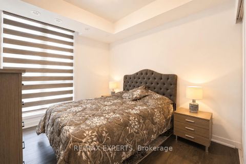Photo 15 at 7 - 8 Marquette Avenue, Lawrence, Toronto