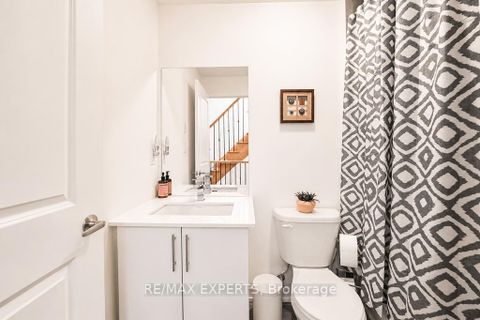 Photo 19 at 7 - 8 Marquette Avenue, Lawrence, Toronto