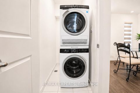 Photo 21 at 7 - 8 Marquette Avenue, Lawrence, Toronto