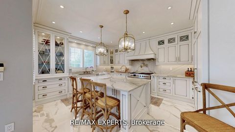 Photo 14 at 27 Theresa Circle, Kleinburg, Vaughan