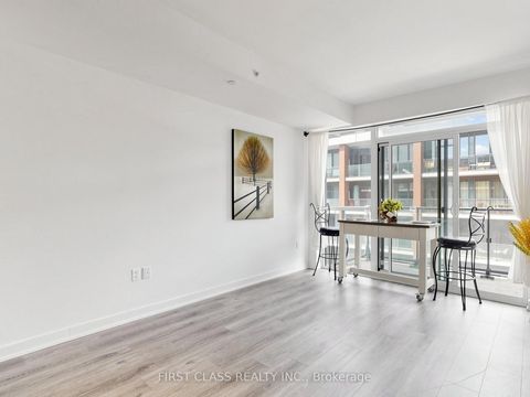 Photo 3 at 635 - 38 Iannuzzi Street, Niagara, Toronto